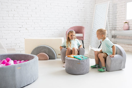 Ästhetisches Ecru-Bällebad Grau