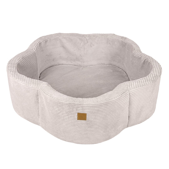 Ästhetische Ecru-Blume – Bällebad aus Schaumstoff