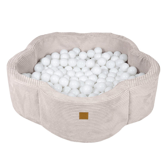 Ästhetische Ecru-Blume – Bällebad aus Schaumstoff