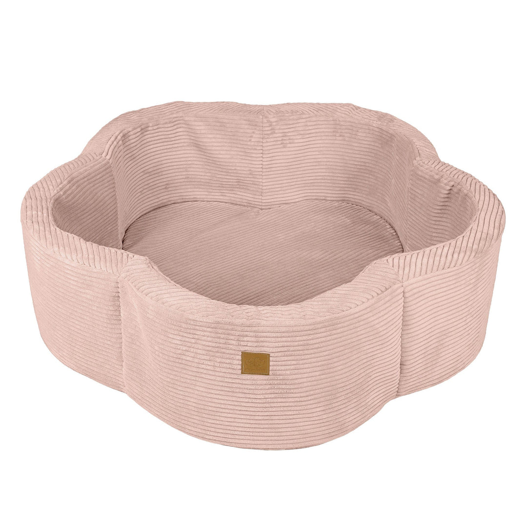 Bällebad aus Schaumstoff mit ästhetischem rosa Blumenmuster