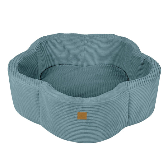 Ästhetisches Bällebad aus Schaumstoff mit türkisfarbenen Blumen